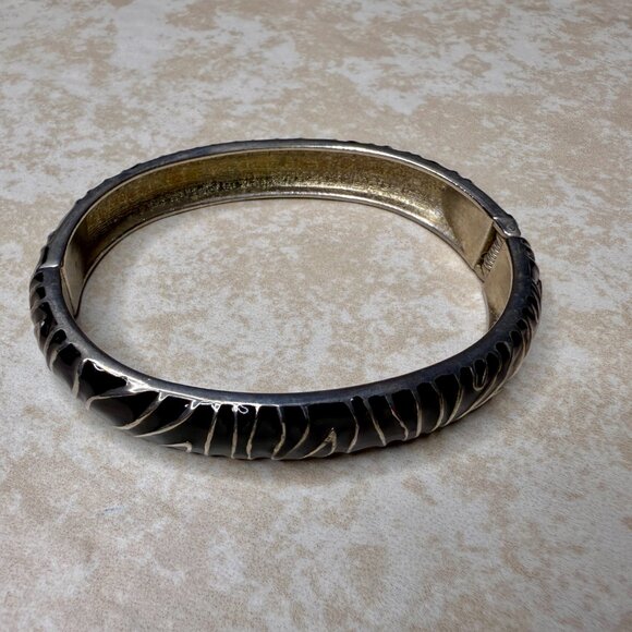 Vintage Zebra Stripe Hinged Bangle Bracelet Black Enamel Silver Tone - Picture 5 of 5